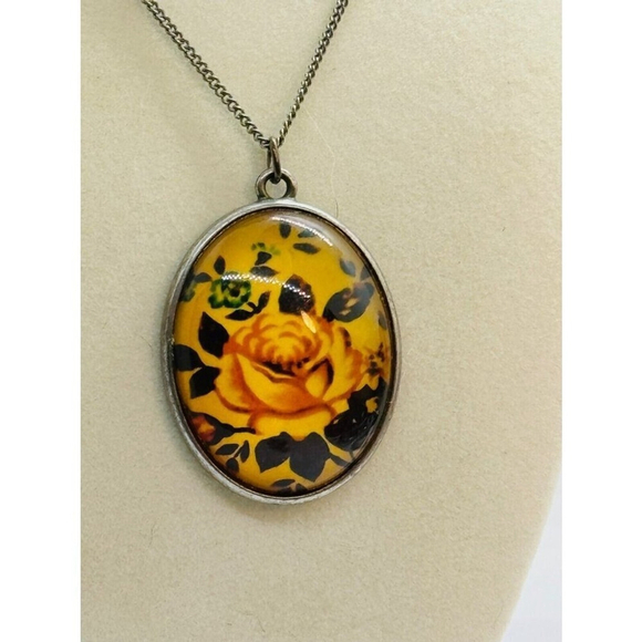 Unbranded Jewelry - Vintage Yellow Rose Oval Pendant Necklace 22"